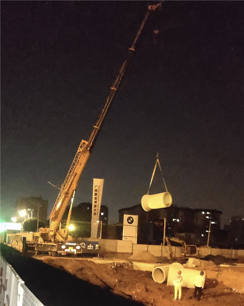 依安县“弯臂矫正”—— 吊车的 “形变补偿” 技术